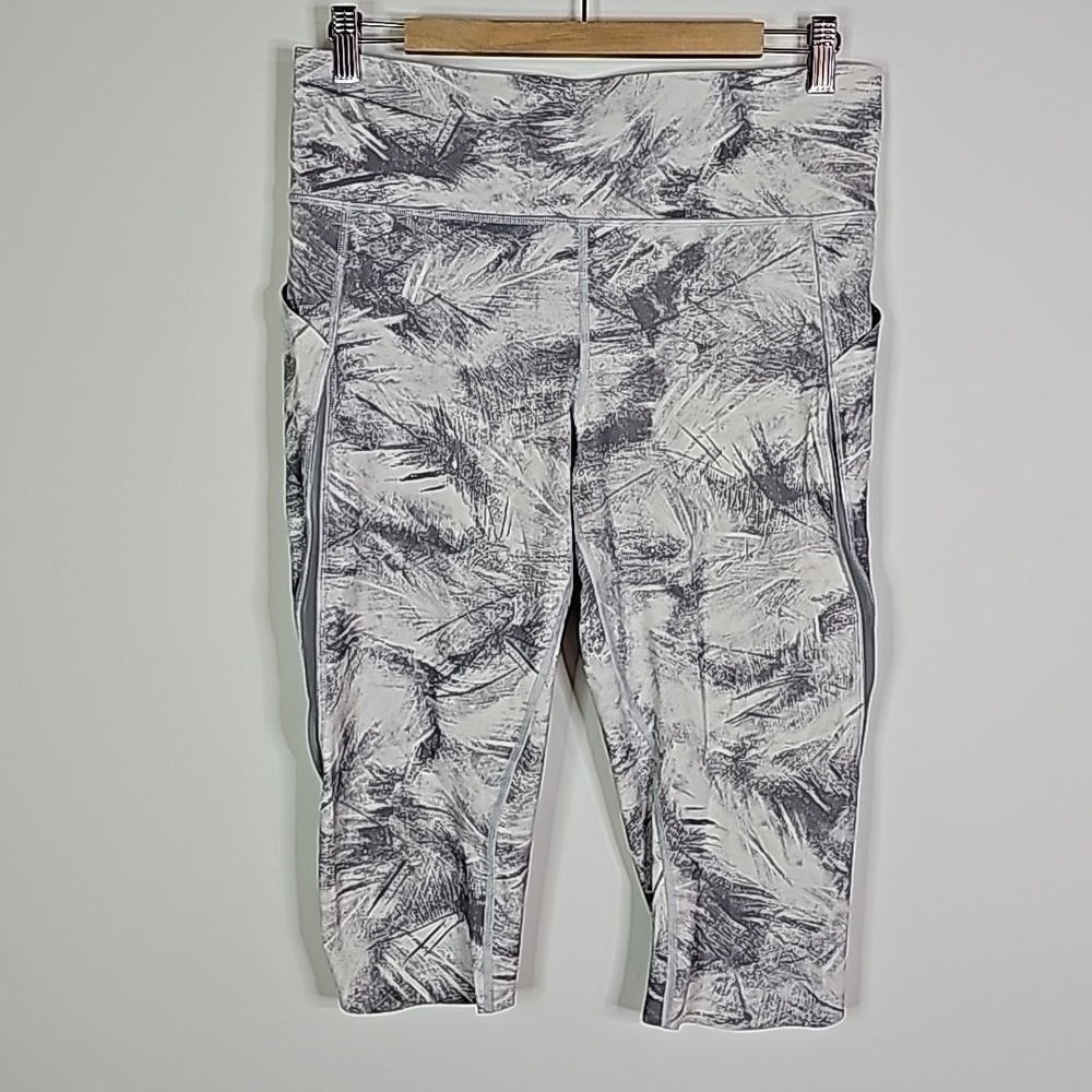 LULULEMON size 12 pace perfect crop light cast leggings